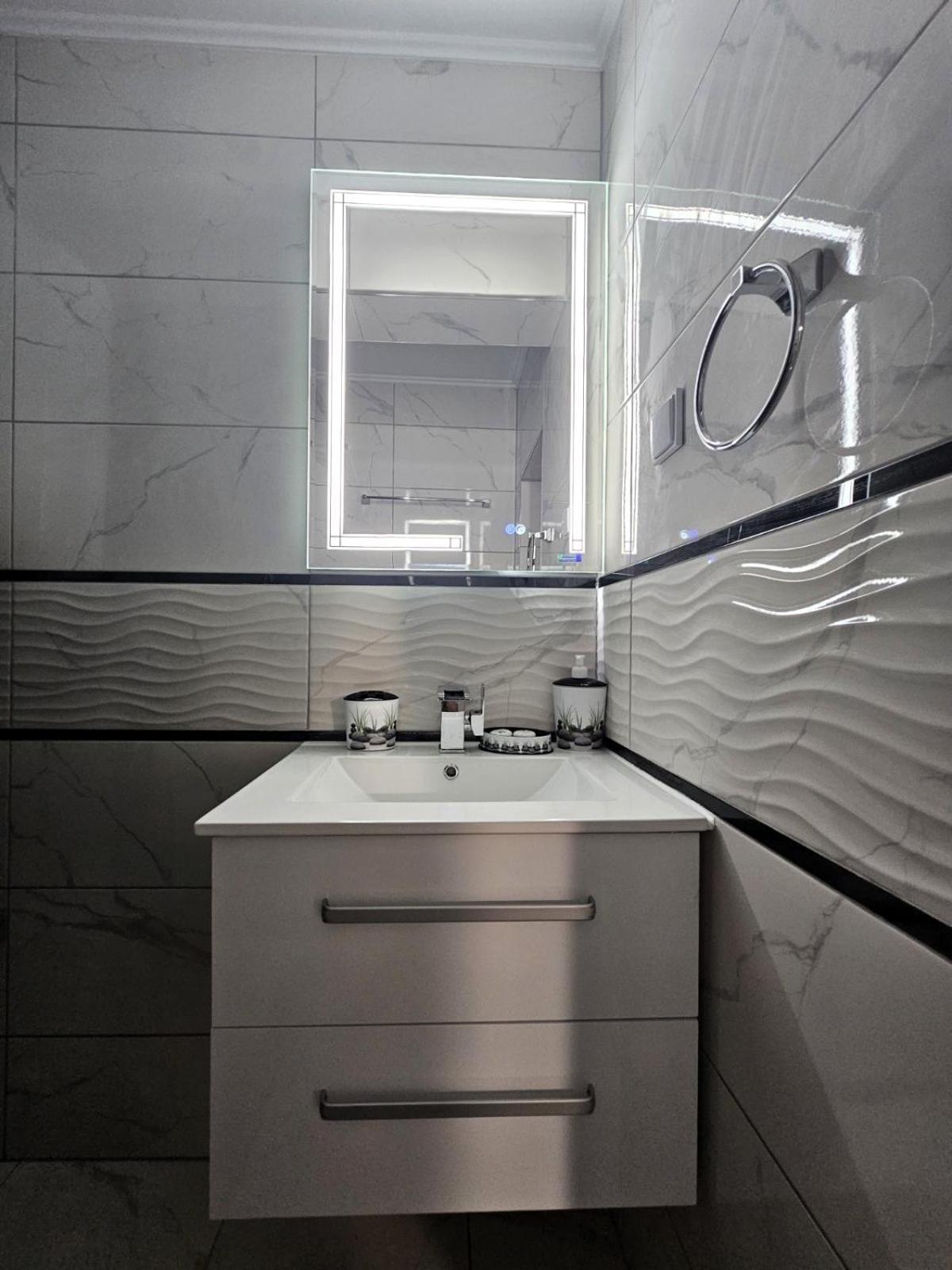 Bohemi With Free Parking Apartment *